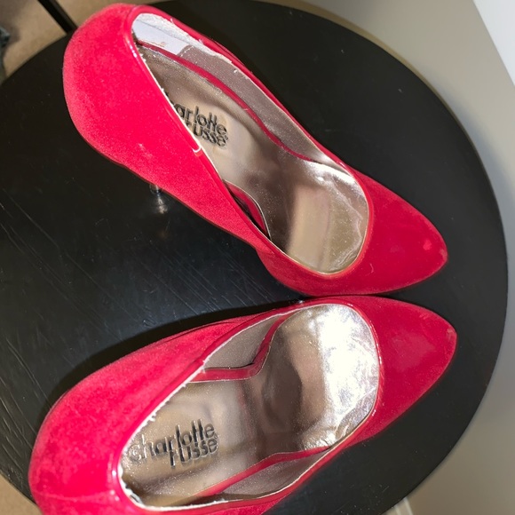 Red high heels - Picture 2 of 2